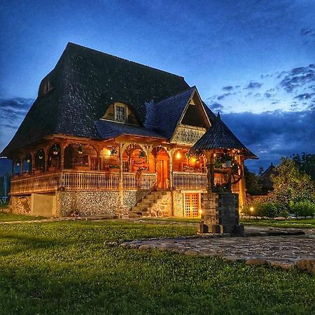 Готель Casa Chira Вишово-Вижнє Екстер'єр фото