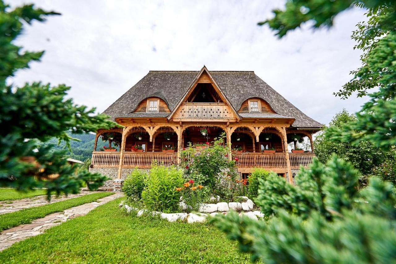 Готель Casa Chira Вишово-Вижнє Екстер'єр фото