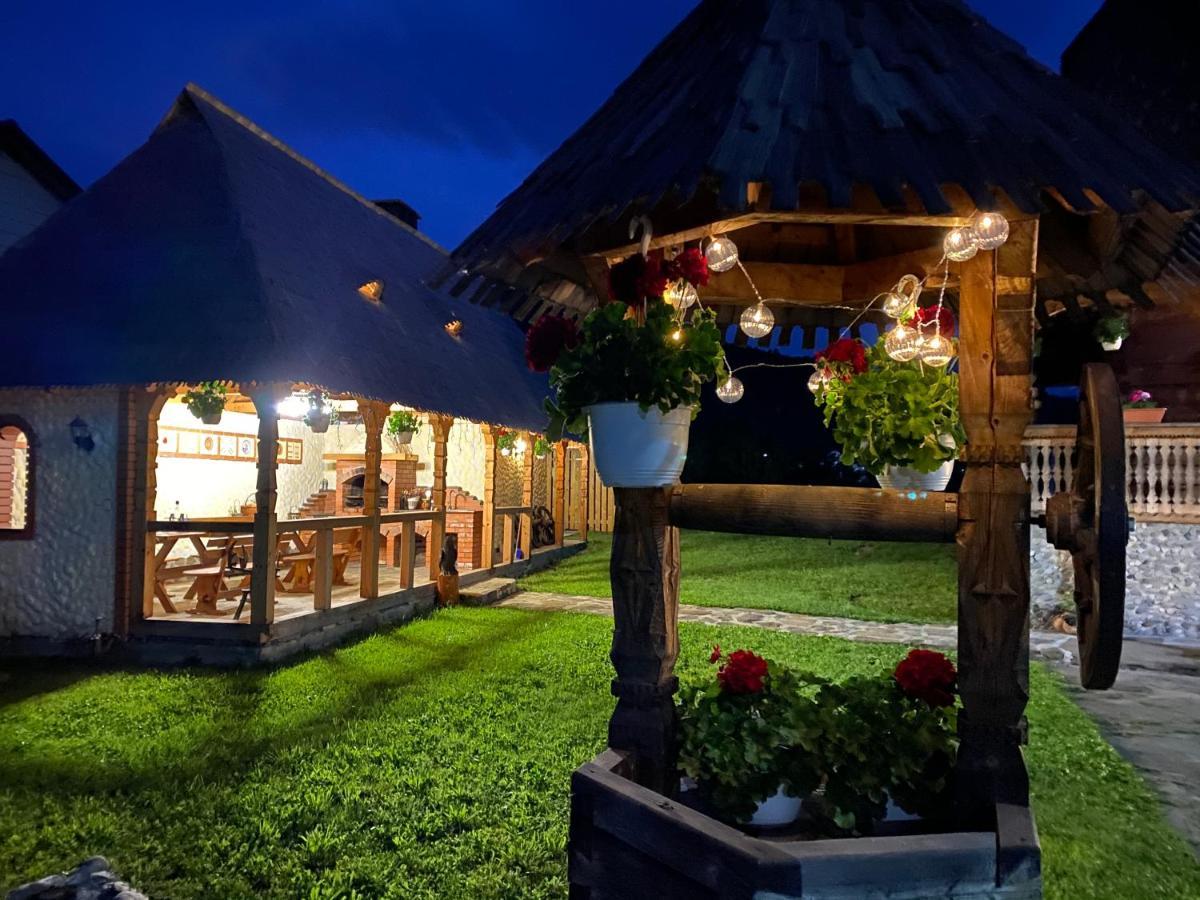 Готель Casa Chira Вишово-Вижнє Екстер'єр фото