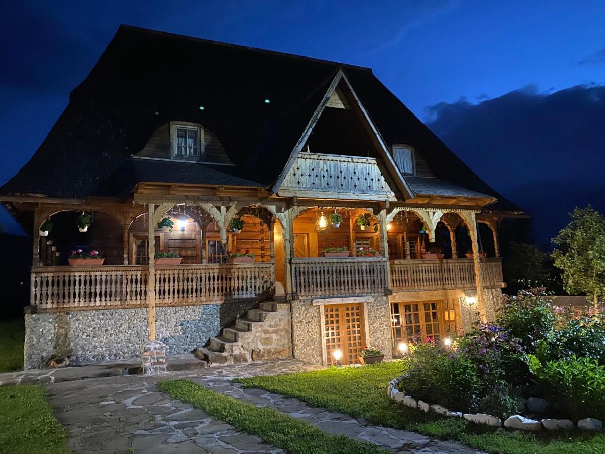 Готель Casa Chira Вишово-Вижнє Екстер'єр фото