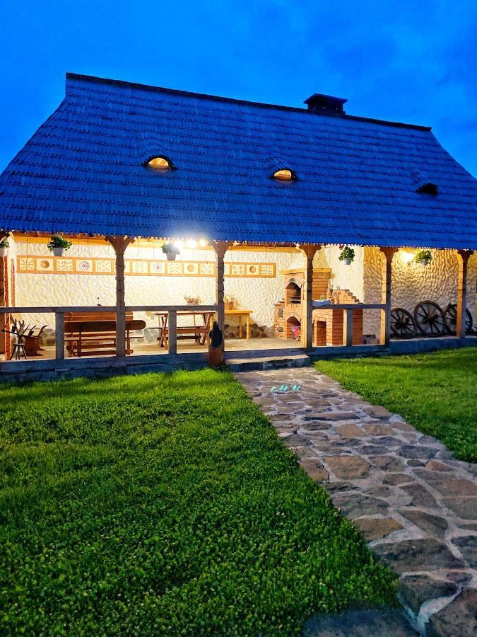 Готель Casa Chira Вишово-Вижнє Екстер'єр фото