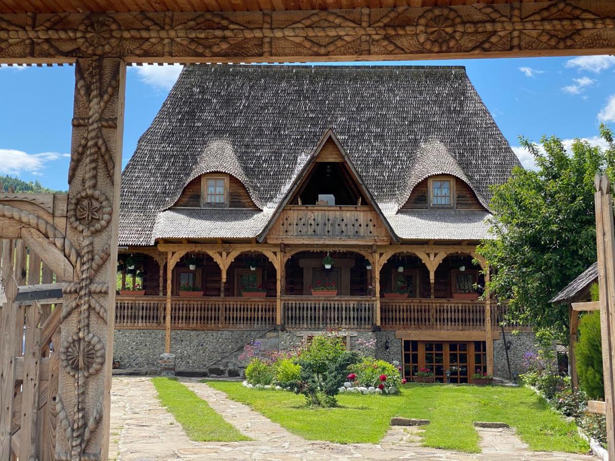 Готель Casa Chira Вишово-Вижнє Екстер'єр фото